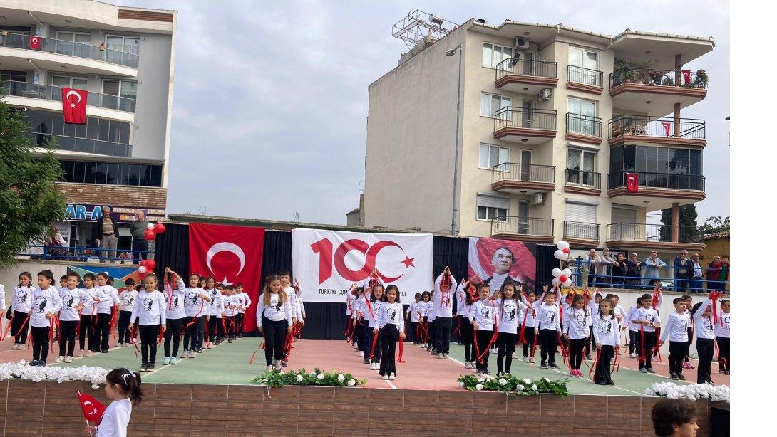 Cumhuriyetin 100. Yılı etkinlikleri Kapsamnda Atatürk İlkokulunda Coşkulu Kutlama