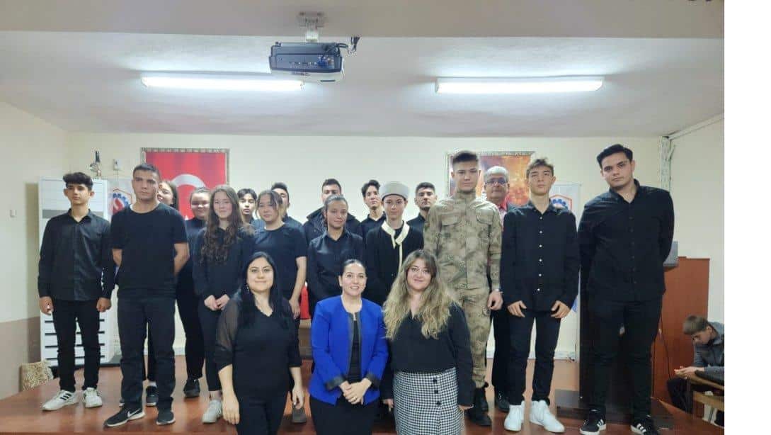 Çine Mesleki Ve Teknik Lise Öğretmen Ve Öğrencileri Mehmet Akif Ersoy'u Anma Programı Gerçekleştirdi